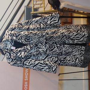 Andre' Oliver, Geometrical Art Black & White Print Trench Coat. Classic & Sassy!
